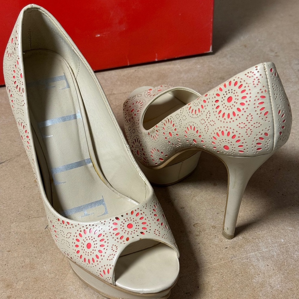 Elle Nude/Pink “Elanne” Platform High Heels with Peep Toe, Size 10